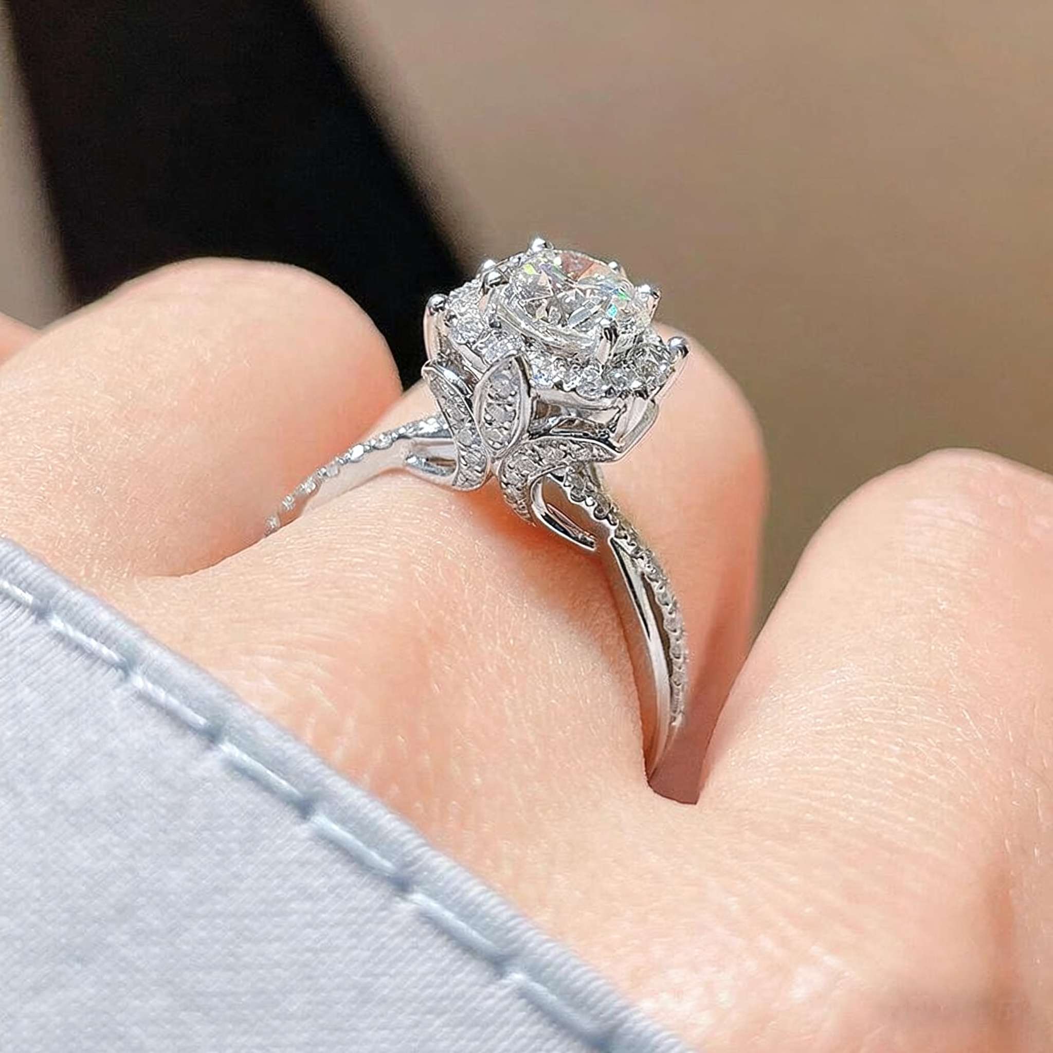 Luxurious Manufactured Diamond Ring with 18K Gold - Görüntü 7