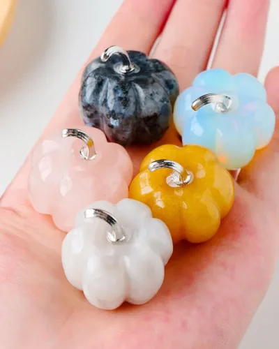 Minimalist Pumpkin-Shaped Stone Carvings Home Decor