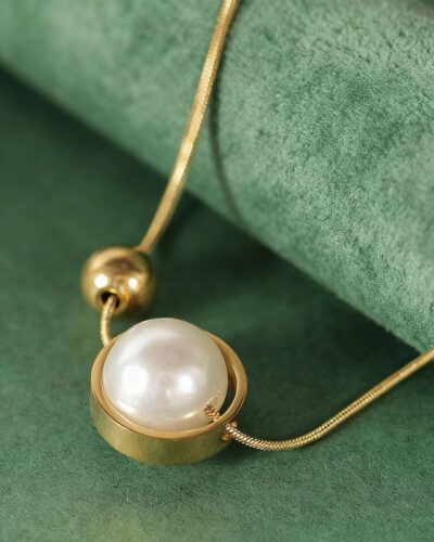 Alternativní pohled na Minimalist Stainless Steel Single Pearl Pendant Necklace