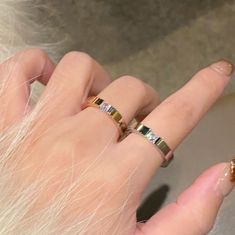 Minimalist Wedding Plain Gold Band Ring Unisex