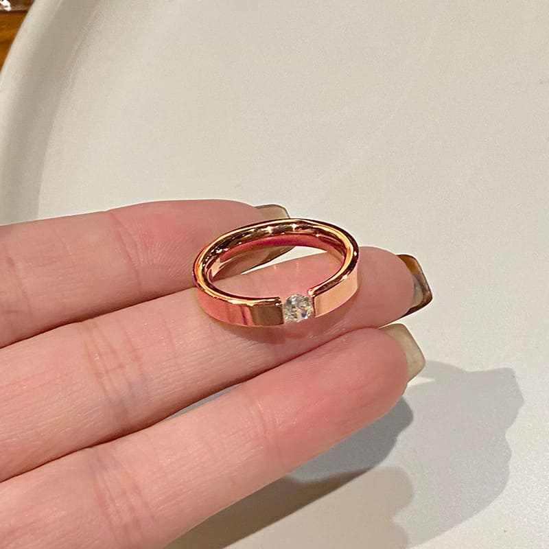 Minimalist Wedding Plain Gold Band Ring Unisex