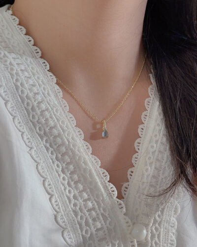 Natural Pear Aquamarine Solitaire Pendant 3