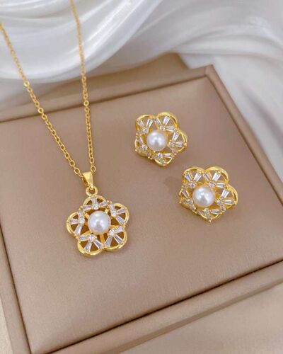 Necklace and Earring Set with Zircon Pendant