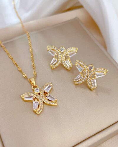 Necklace and Earring Set with Zircon Pendant