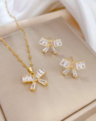 Necklace and Earring Set with Zircon Pendant