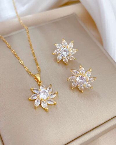 Necklace and Earring Set with Zircon Pendant