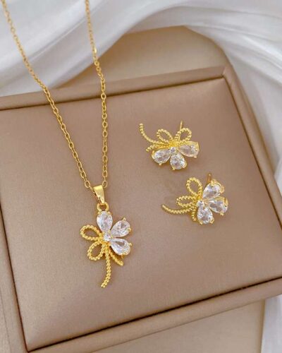 Necklace and Earring Set with Zircon Pendant