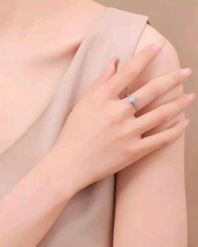 Pear Cut 1 Carat Lab Grown Diamond Ring for Her