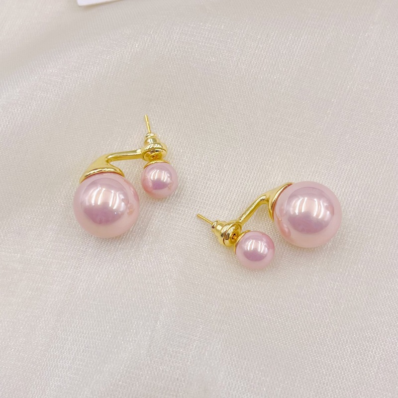Elegant Versatile Pearl Stud Earrings for Daily Wear