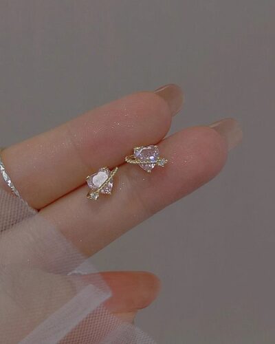 Alternativní pohled na Pink Heart Women Earring with Saturn Ring Design