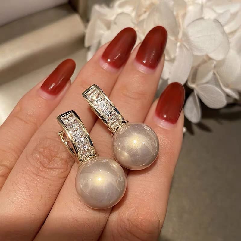 Romantic Round Pink Pearl Set in Stud Earrings Hoops