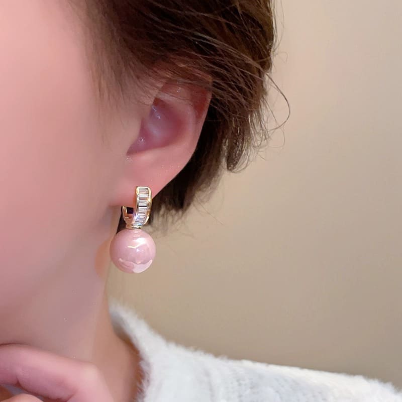 Romantic Round Pink Pearl Set in Stud Earrings Hoops