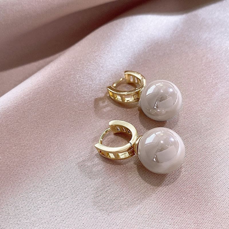 Romantic Round Pink Pearl Set in Stud Earrings Hoops