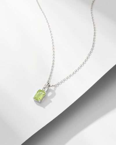 S925 Silver Minimalist Baguette Peridot August Birthstone Necklace