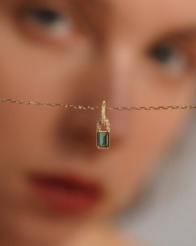 S925 Silver Vintage Green Emerald Cut Solitaire Necklace Lock Pendant