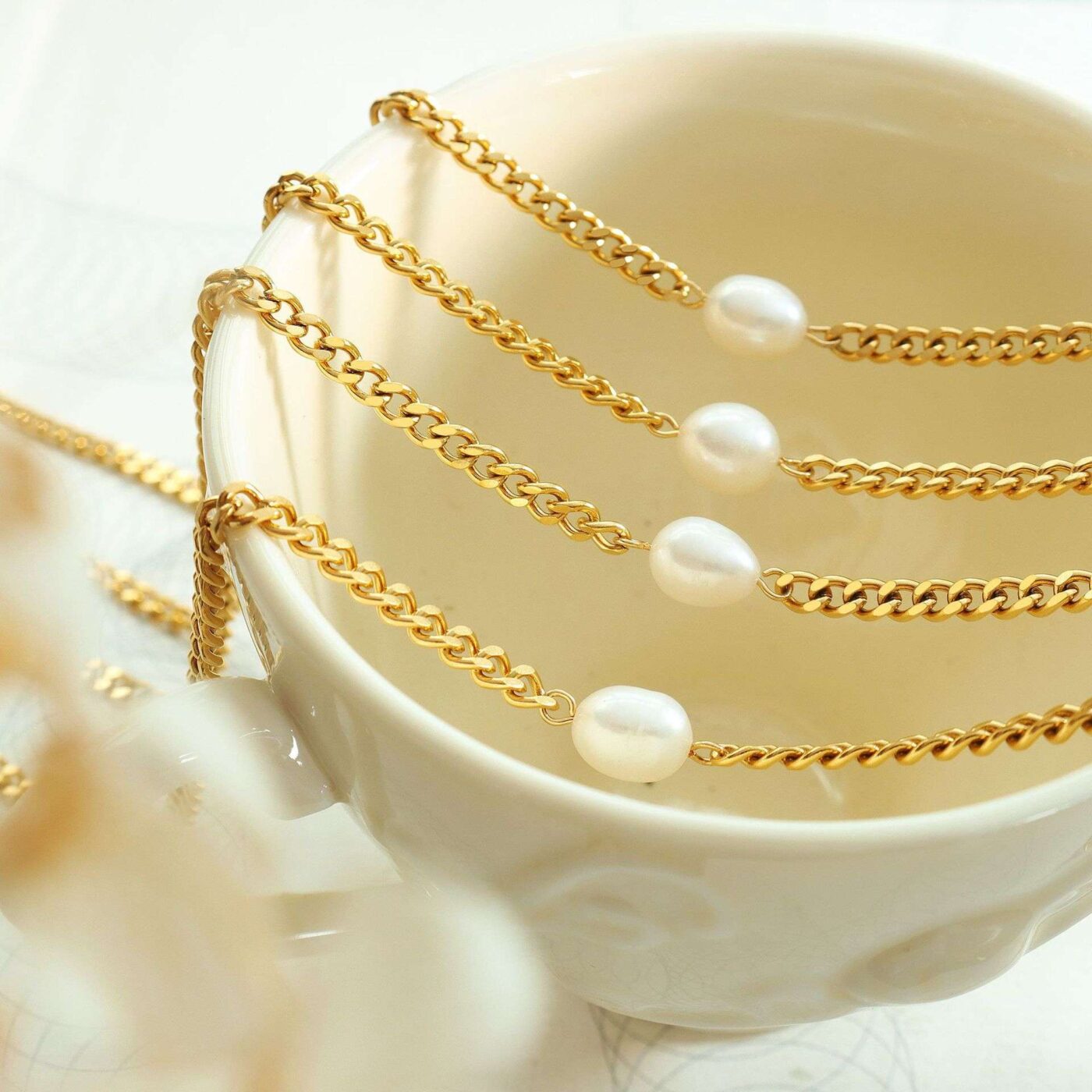 Simple 18K Gold Plated Single Stainless Steel Pearl Necklace 6