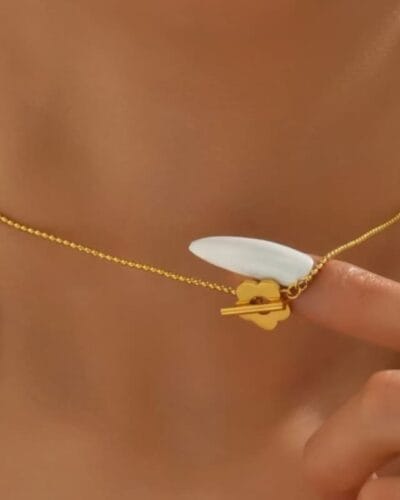 Simple Flower Gold Pendant Necklace OT Clasp