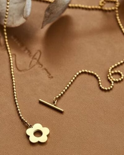 Simple Flower Gold Pendant Necklace OT Clasp