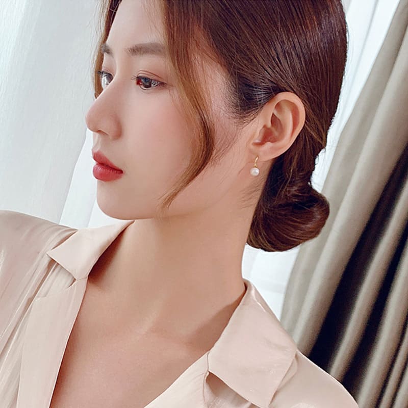 Simple Gold Freshwater Everyday Pearl Earrings Hooks