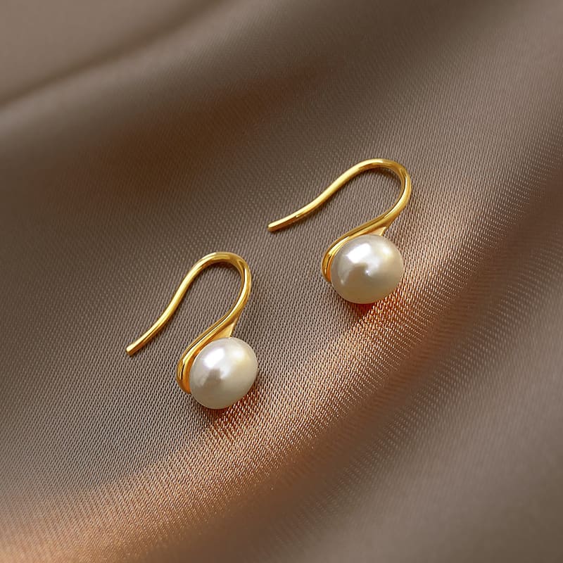 Simple Gold Freshwater Everyday Pearl Earrings Hooks