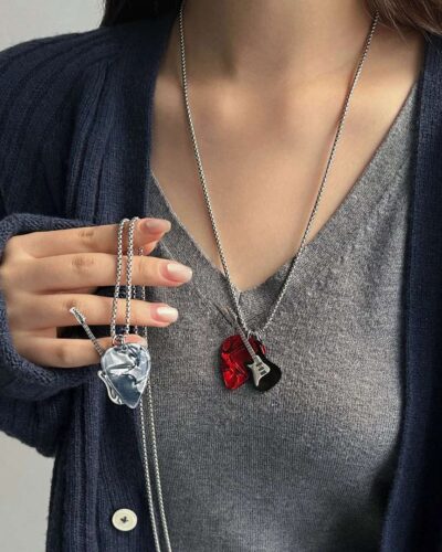 Alternativní pohled na Statement Stainless Steel Guitar Pick Pendant Necklace
