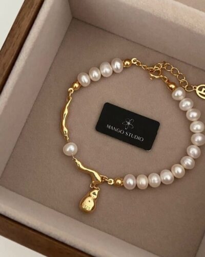 Unique Pearl Bracelet Designs with Waterdrop Pendant