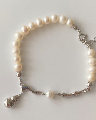 Unique Pearl Bracelet Designs with Waterdrop Pendant