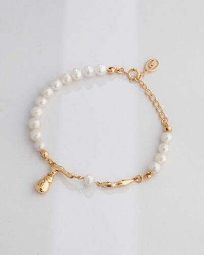 Unique Pearl Bracelet Designs with Waterdrop Pendant
