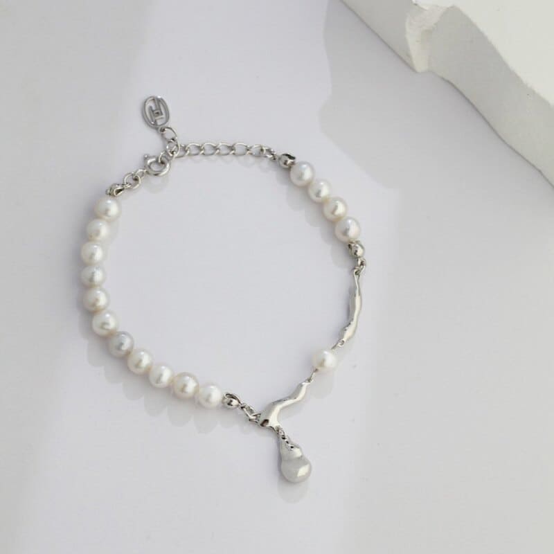 Unique Pearl Bracelet Designs with Waterdrop Pendant