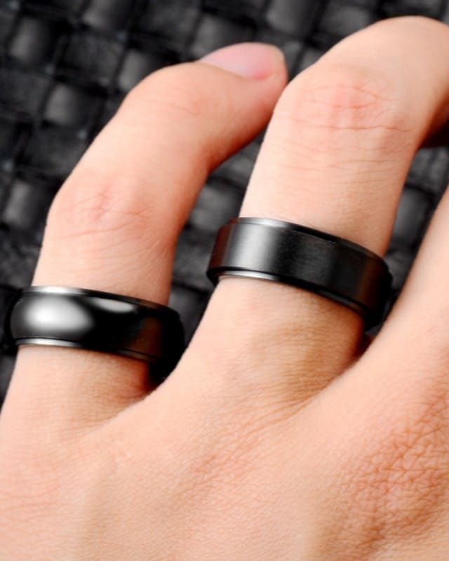 Versatile Minimalist Men's Black Stainless Steel Ring