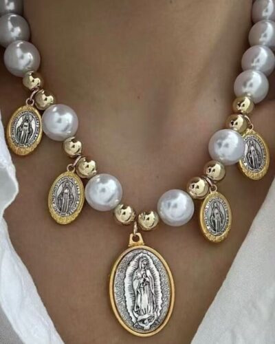 Vintage Chunky Pearl Statement Necklace Jesus Pendant