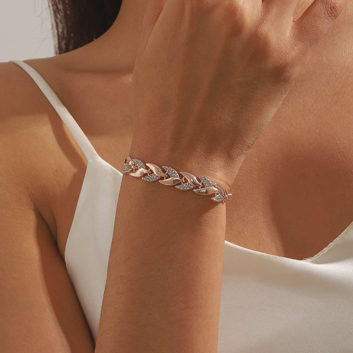 Vintage Bracelets with Mermaid Tail Design - Afbeelding 4