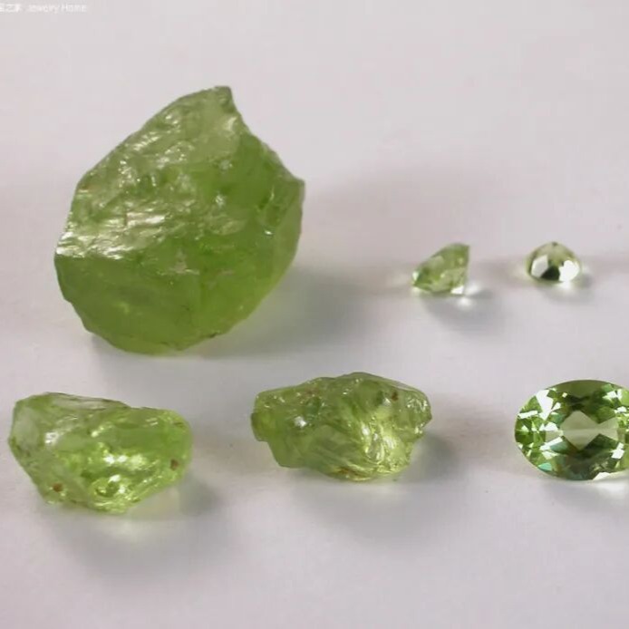 peridot Birthstones by Month Chart 694x694 1